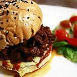 Messy Pulled Beef Burger: