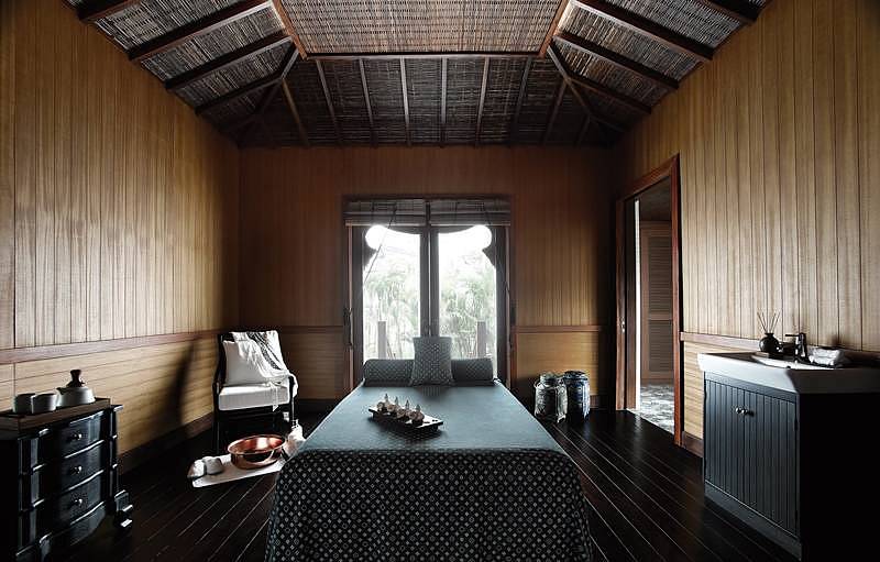 Dubbed the ‘Non-Surgical Lift’, the results of the 60-minute treatment on offer at The Sanchaya Spa include an instant, visible reduction of facial wrinkles.
