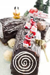 christmas-log-cake