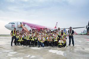 SK Satak visit AACE, RedQ and SAE Hangar