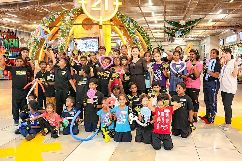 icm-group-photo-with-the-children-from-persatuan-kebajikan-kanak-kanak-cornerstone-and-pusat-jagaan-kanak-kanak-istimewa-lagenda-at-district-21-ioi-city-mall
