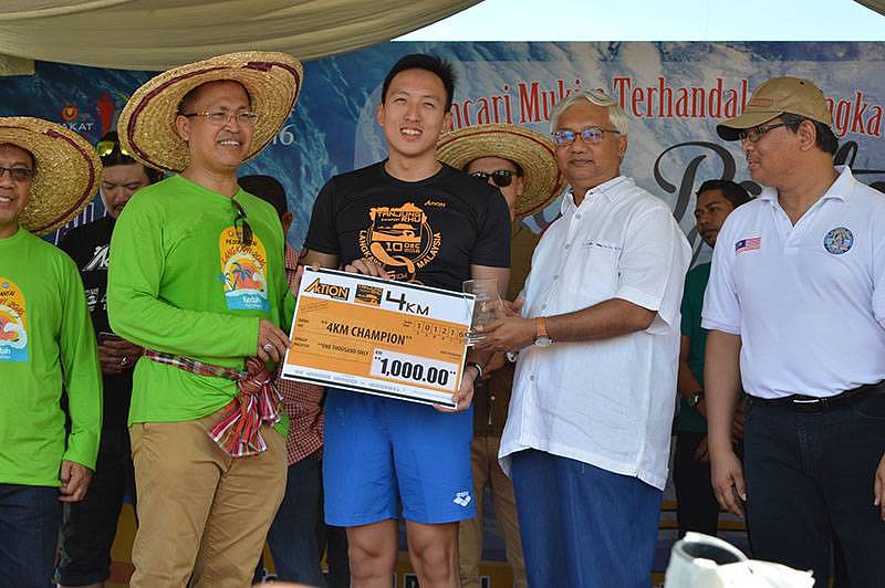 National swimmer, Kevin Yeap, wins top spot at the 6km Malaysian Open category