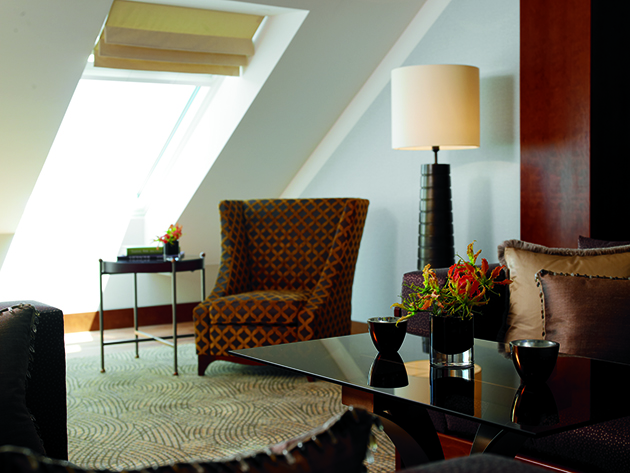 The Club Lounge2