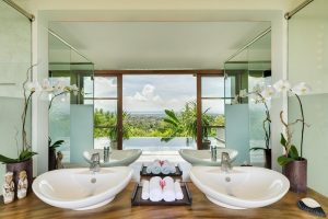 The Longhouse - Bali Bathroom