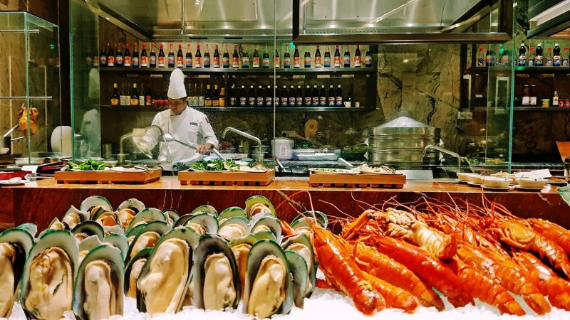All-day dining outlet Feast