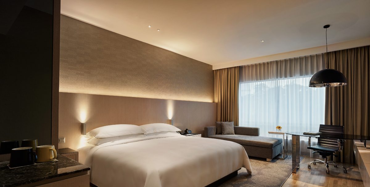 RKLH West Wing Deluxe Room King Bed