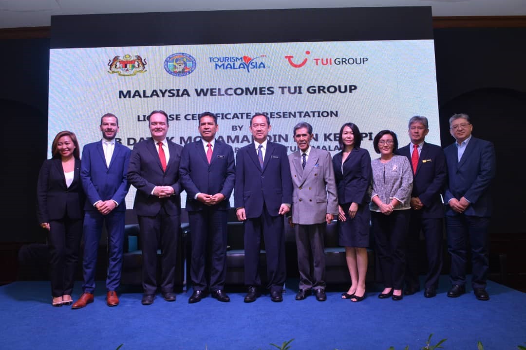 TUI GROUP LICENSE CERTIFICATE PRESENTATION
