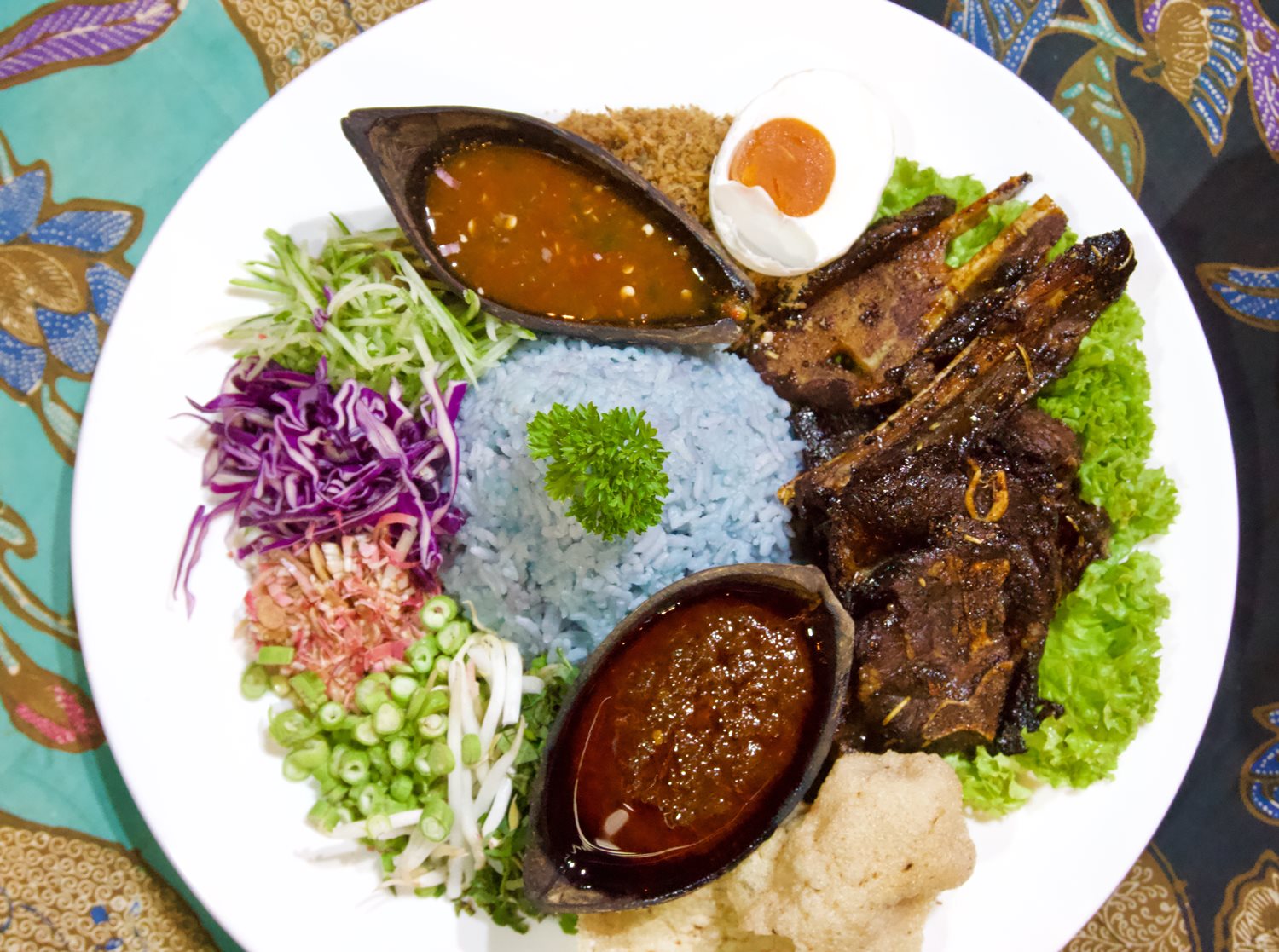 Malaysia’s melting pot of diverse cultures is among the top factors that draw Muslim tourists to Malaysia, its various types of culinary choices inclusive (Photo Credit: Tempurung Kitchen)