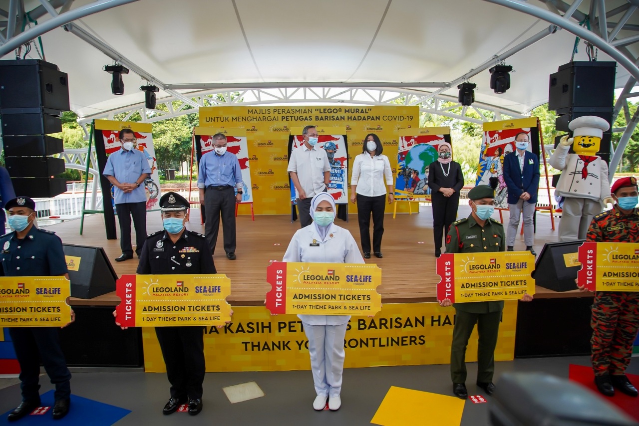 The Presentation of 3,000 LEGOLAND Tickets To Frontliners