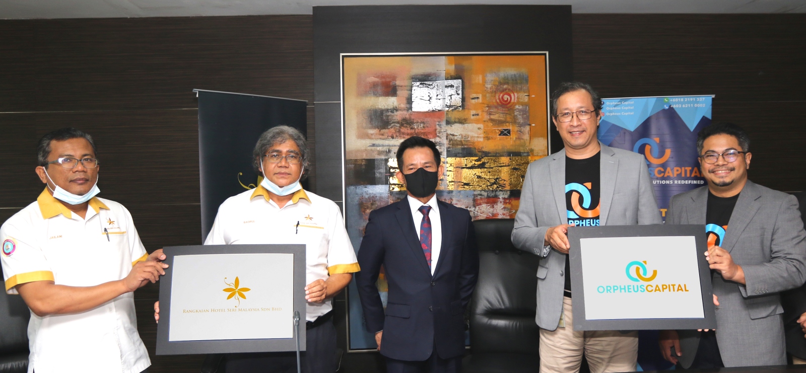 En. Mohd Jailani Ab Salam (Pemangku Ketua Pegawai Eksekutif / Pengawal Kewangan Kumpulan RHSM), En. Badrul Hassan Mohamed Kassim (Pengerusi RHSM), Dato' Awang Daud Bin Awang Putera (Pengerusi Orpheus Capital), En. Muhammad Hamudi Bin Abdul Khalid (Pengarah Eksekutif Orpheus Capital), Ustaz Khairul Anuar Al- Hafiz (Perunding Syariah Orpheus Capital)