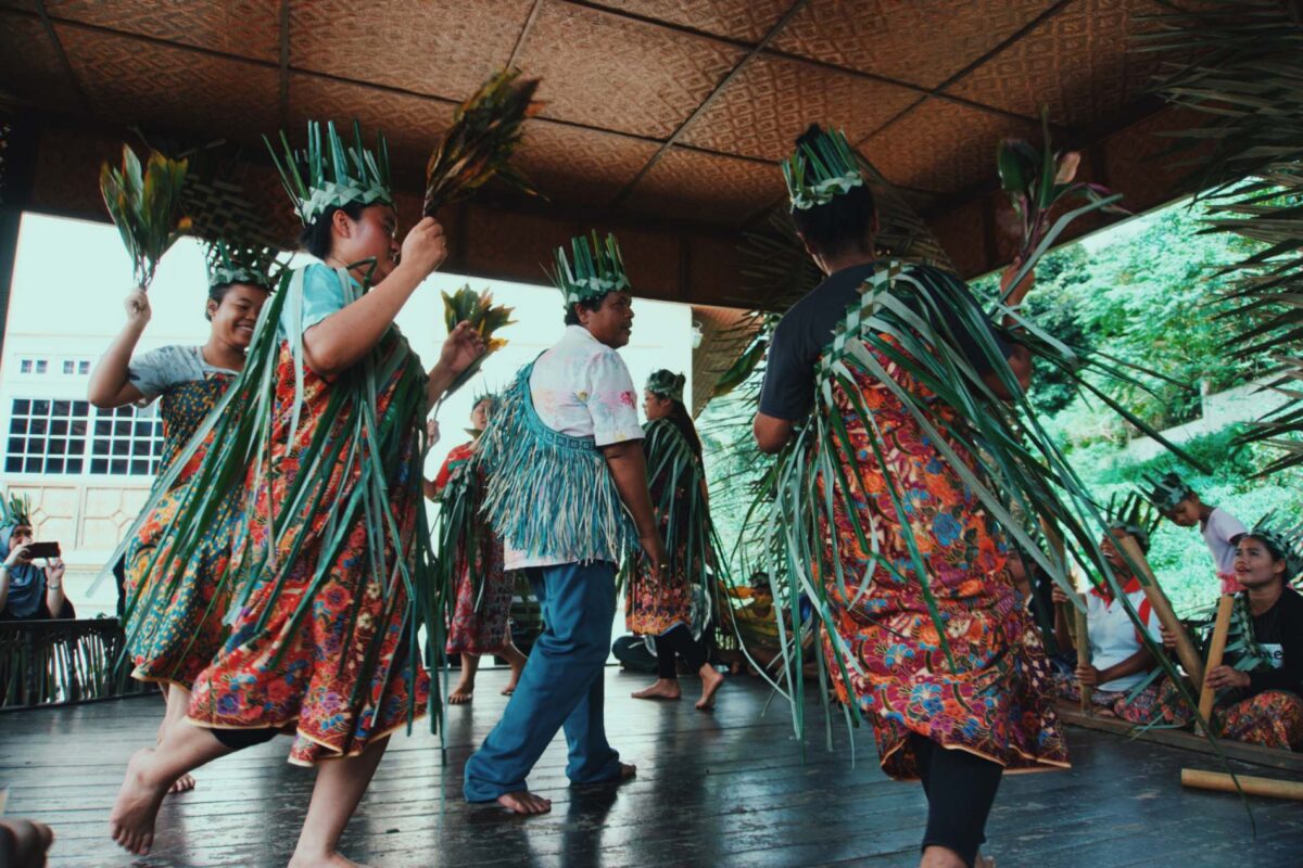 Sewang Bahbola Dance