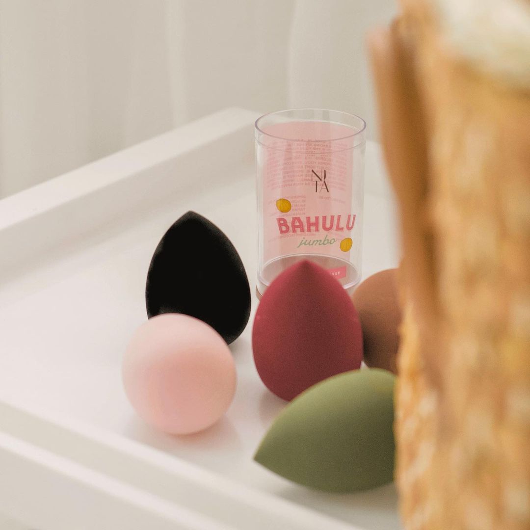 The bahulu sponge by NITA Cosmetics makes you want to eat them while prepping your skin. (Image © NITA Cosmetics)