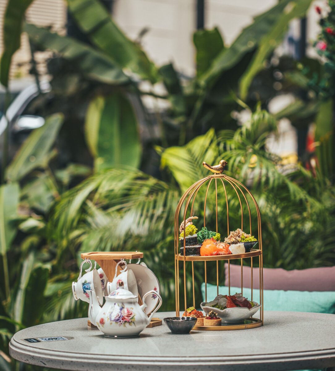The Hiru-Tea selection by Finch KL