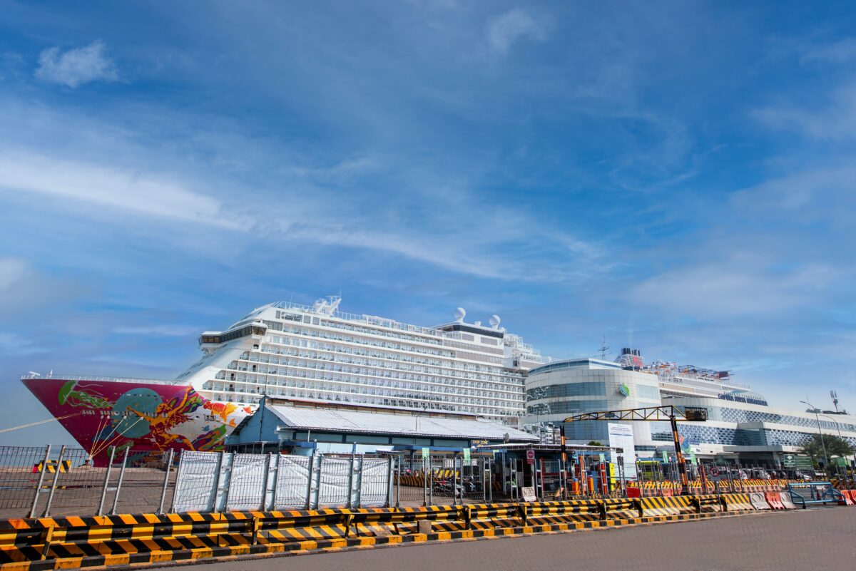 Resorts World Cruises Debuts in Surabaya With The Genting Dream