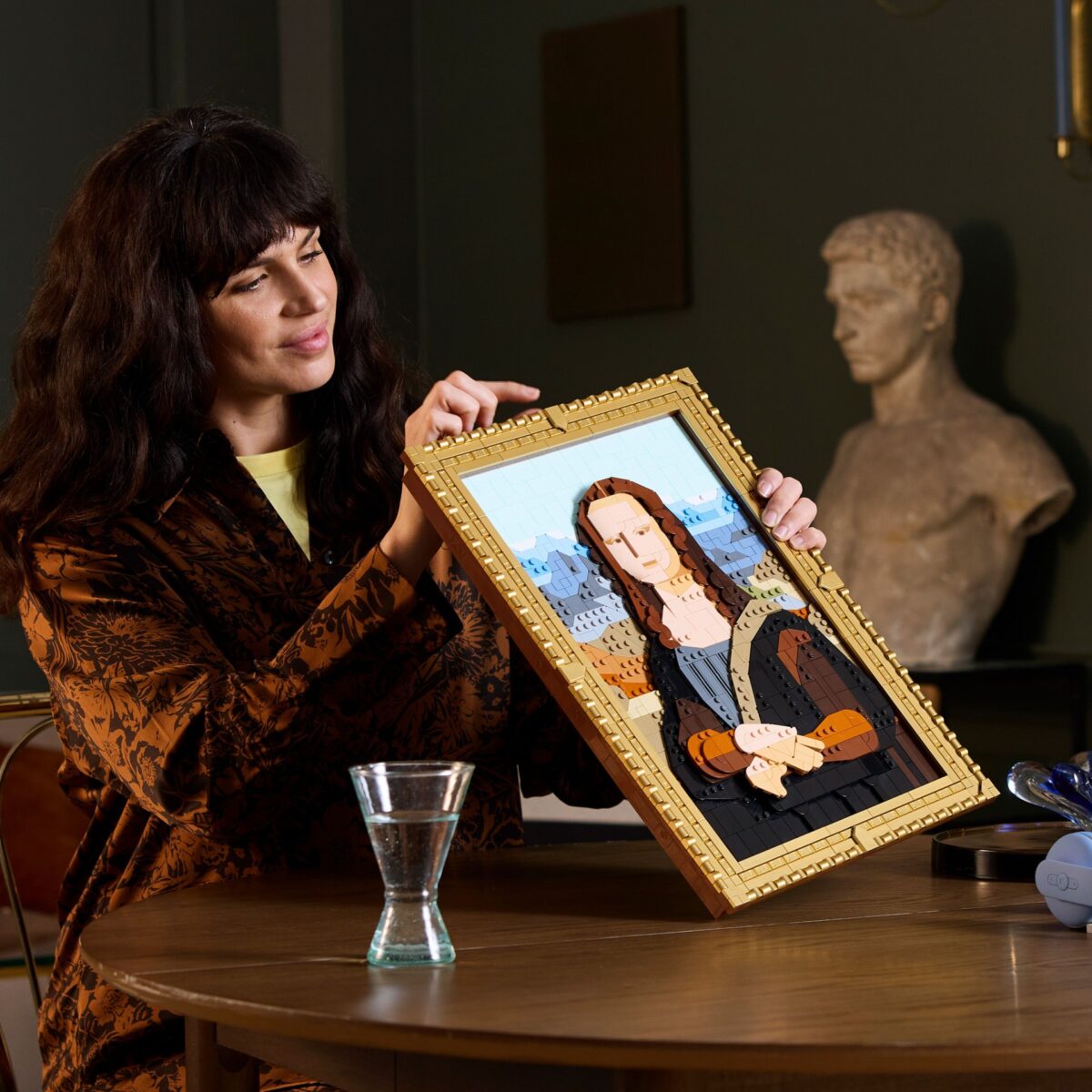 31213 LEGO Art Mona Lisa (Courtesy of The LEGO Group)