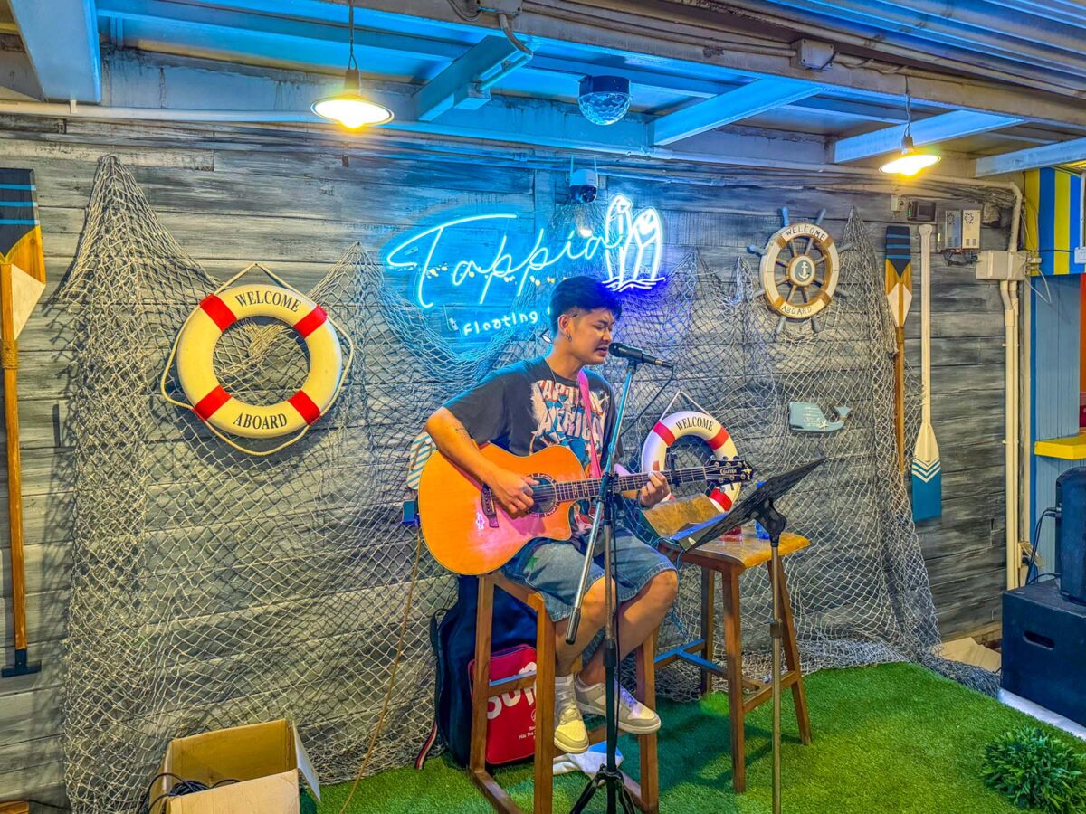 Tappia Floating Cafe