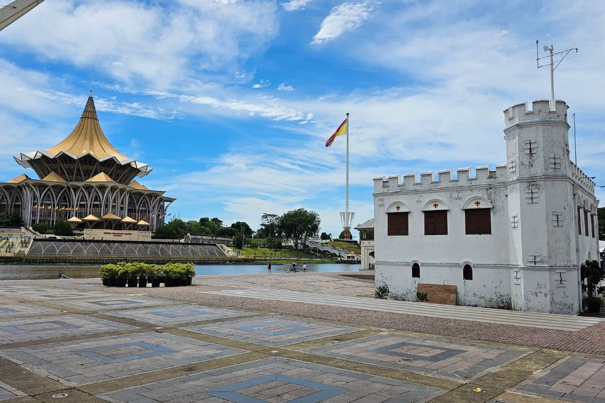 Passing by the Prison Fort close to the Darul Hana bridge. Photo by Juhan Kamaruddin.