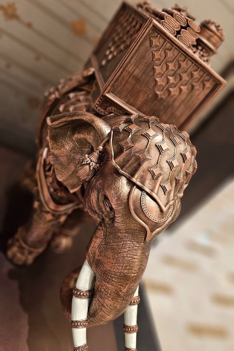 The sculpture of a royal elephant with headgear bearing the motif used throughout the hotel. Photo by Juhan bin Kamaruddin.