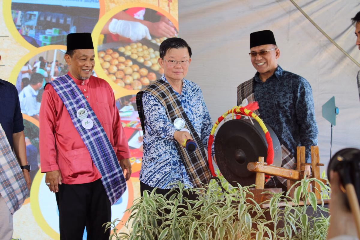 Penang Chief Minister, Chow Kon Yeow, officiating the launch ceremony of Kota Warisan Perai.