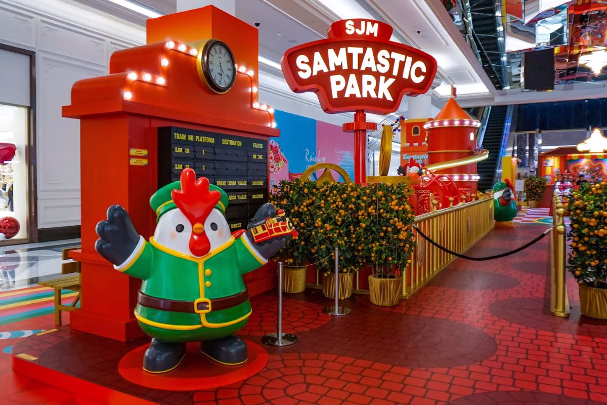 At Samtastic Park, where the playful mascot ‘Sam the Rooster’ leads the celebration. From whimsical photo zones to interactive games, it’s a colourful playground designed to capture the joyous energy of the Lunar New Year.
