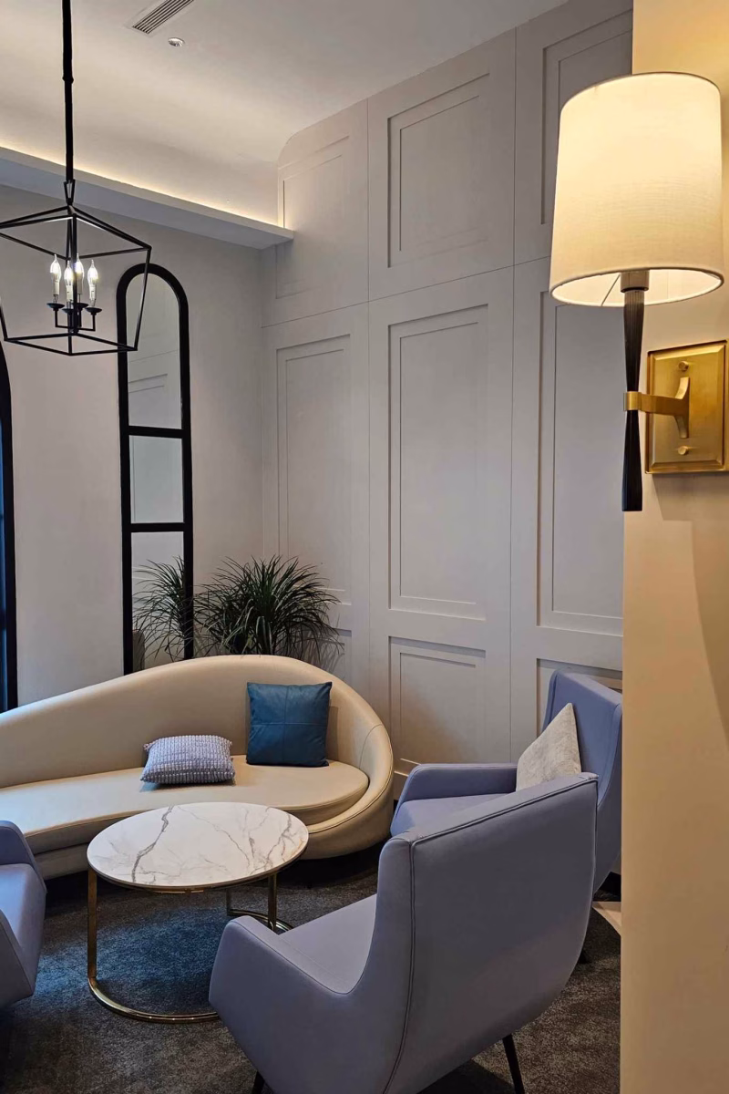 A waiting area at the lobby. Photo by Juhan Kamaruddin.