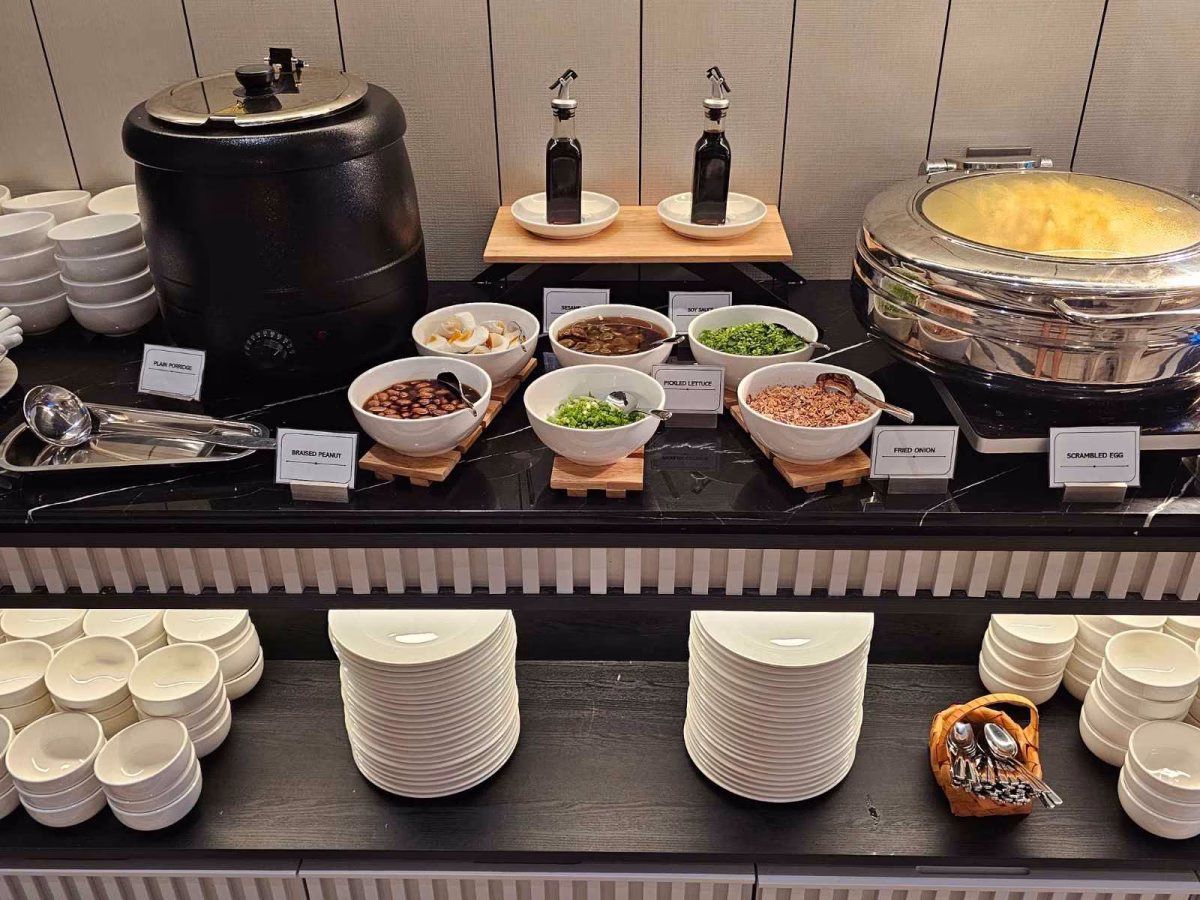 Porridge and egg corner at breakfast. Photo by Juhan kamaruddin.