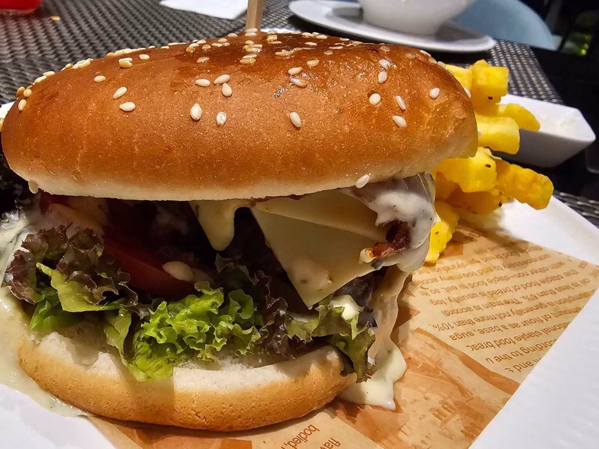 Brie Oakwood Burger. Photo by Juhan Kamaruddin.