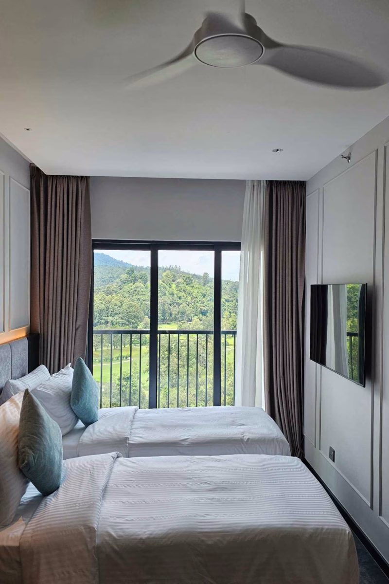 A snug Premier Deluxe Room. Photo by Juhan kamaruddin.