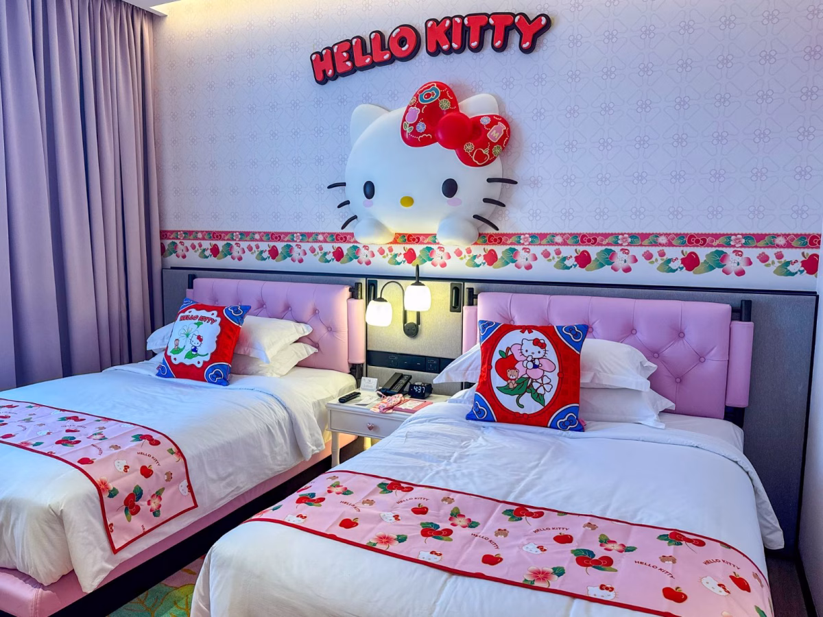 Hello Kitty-themed room