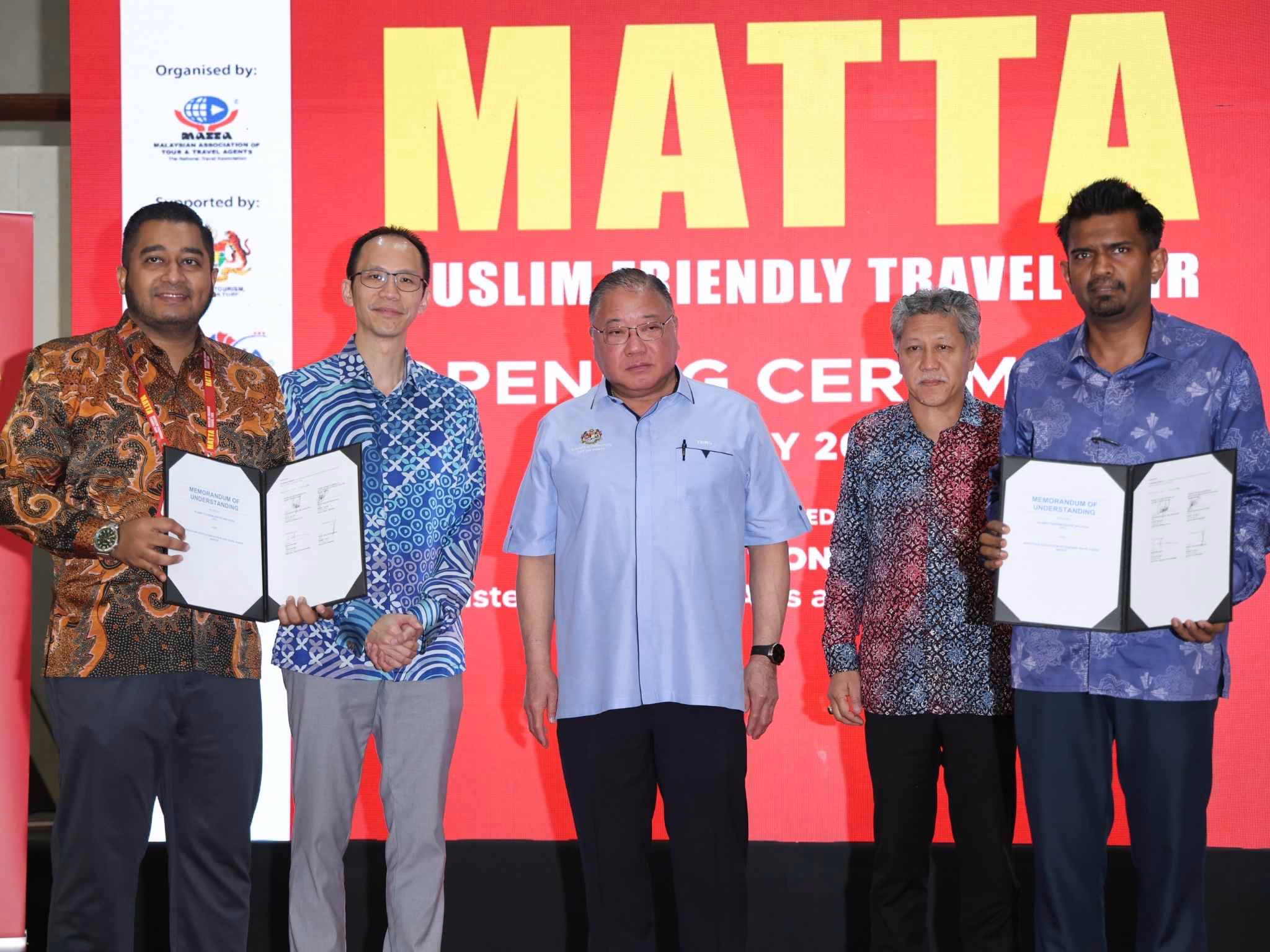 From left-Dato Mohd Hizzat Mohd Shah (VP Research and Technology, MATTA), Nigel Wong (President, MATTA), YB Dato Sri Tiong King Sing (Minister, MOTAC), Dato' Shaharuddin Abu Sohot (Secretary General, MOTAC), Mohamma