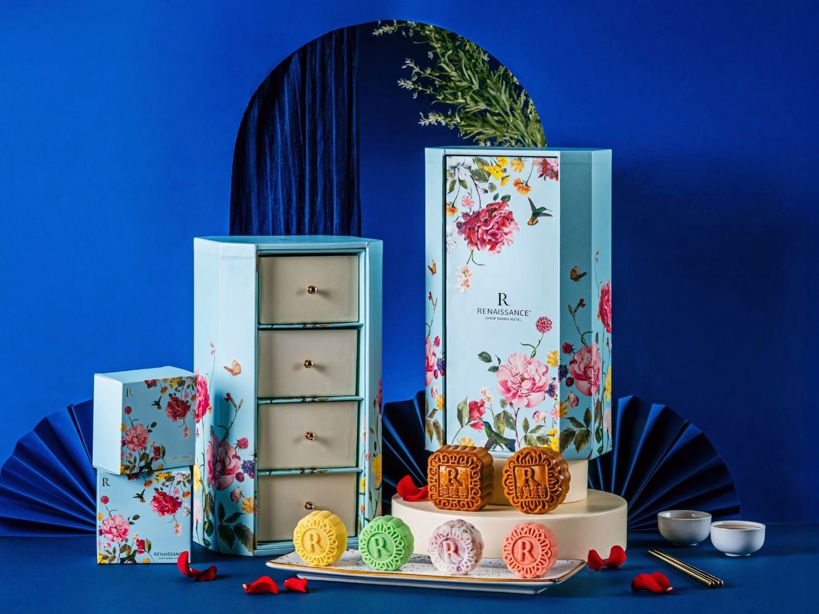 Renaissance Johor Bahru launches its Éclat de Lune mooncake collection, featuring new Rose Lychee and Pandan Cheesecake flavours.