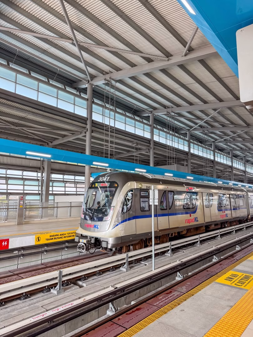 Rapid KL train on the LRT Shah Alam Line in Shah Alam, Selangor