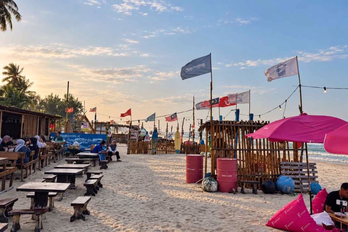 Beach Boy Street, Pantai Melawi